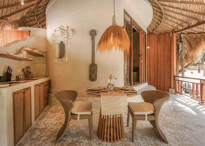Layla - 7br In Pererenan - With Private Pool, Spa, Cinema & Gym