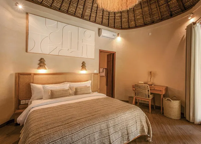 Layla - 7br In Pererenan - With Private Pool, Spa, Cinema & Gym *