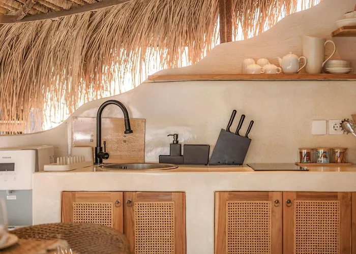 Layla - 7br In Pererenan - With Private Pool, Spa, Cinema & Gym Villa *