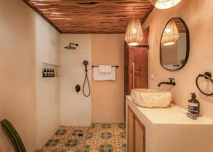Layla - 7br In Pererenan - With Private Pool, Spa, Cinema & Gym Villa *