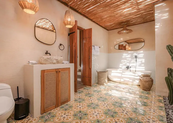 Villa Layla - 7br In Pererenan - With Private Pool, Spa, Cinema & Gym