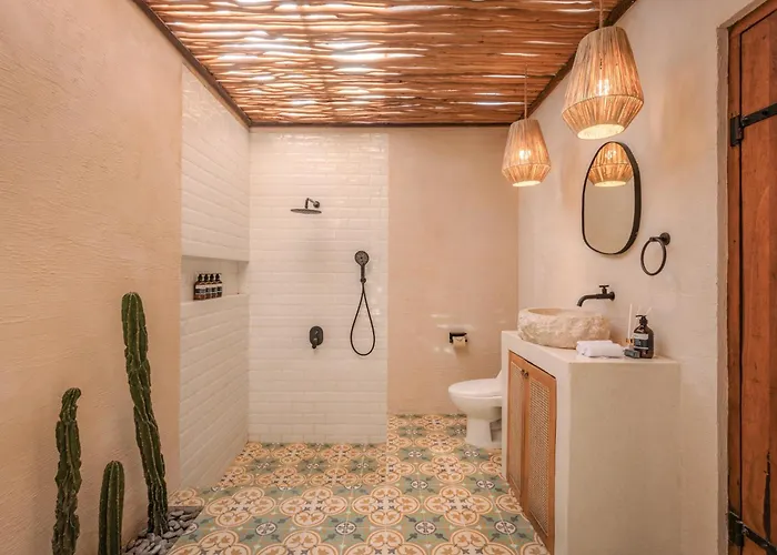Villa Layla - 7br In Pererenan - With Private Pool, Spa, Cinema & Gym