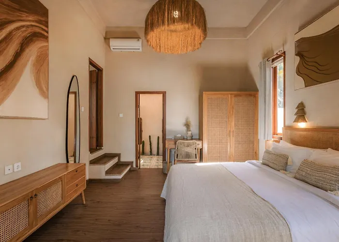 Layla - 7br In Pererenan - With Private Pool, Spa, Cinema & Gym *