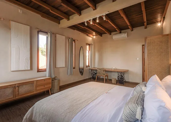 Layla - 7br In Pererenan - With Private Pool, Spa, Cinema & Gym *