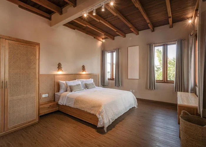 Villa Layla - 7br In Pererenan - With Private Pool, Spa, Cinema & Gym