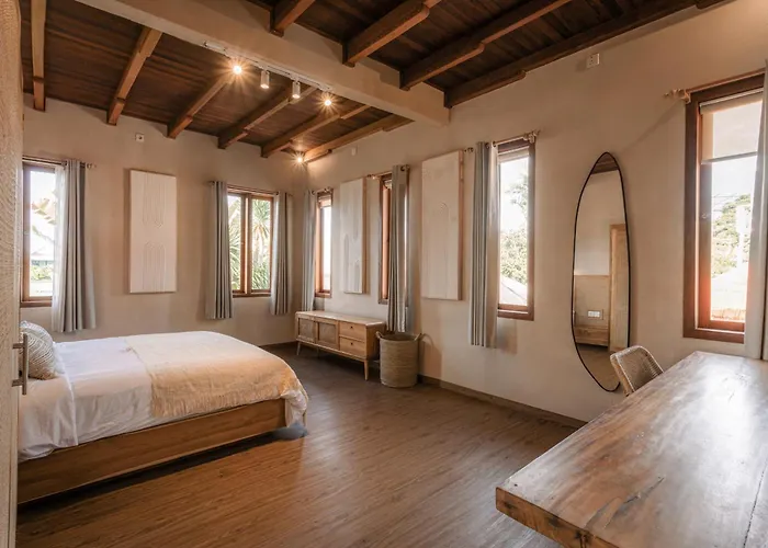 Villa Layla - 7br In Pererenan - With Private Pool, Spa, Cinema & Gym