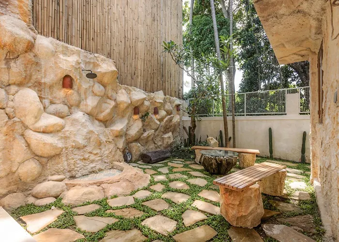 Layla - 7br In Pererenan - With Private Pool, Spa, Cinema & Gym Villa