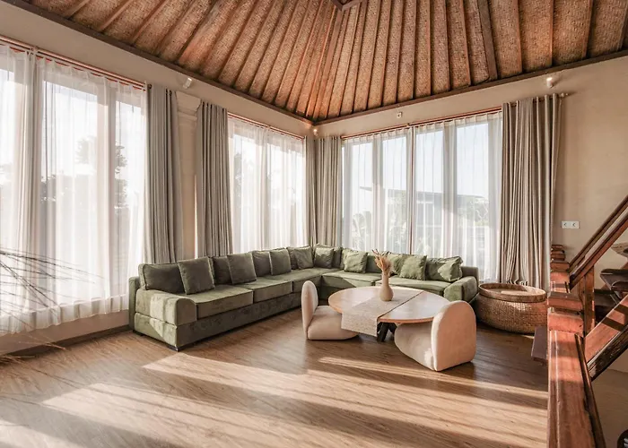 Villa Layla - 7br In Pererenan - With Private Pool, Spa, Cinema & Gym