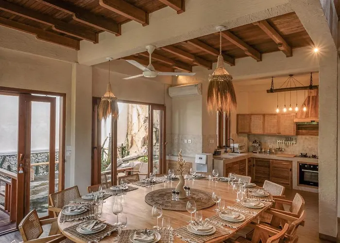 Layla - 7br In Pererenan - With Private Pool, Spa, Cinema & Gym Villa *