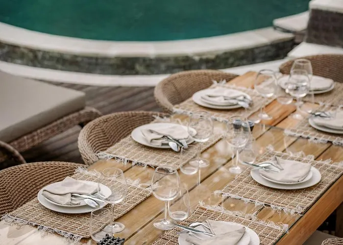 Villa Layla - 7br In Pererenan - With Private Pool, Spa, Cinema & Gym *