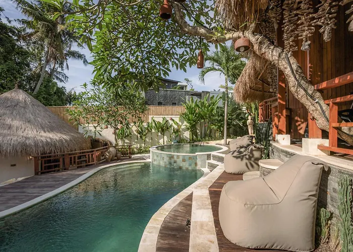 Layla - 7br In Pererenan - With Private Pool, Spa, Cinema & Gym