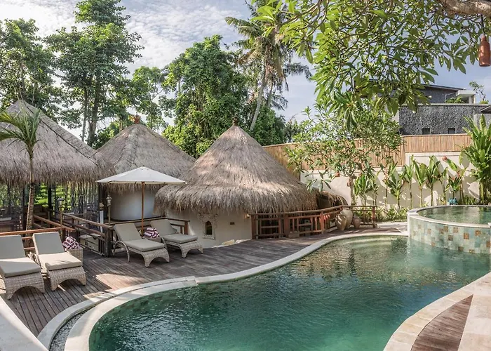 Layla - 7br In Pererenan - With Private Pool, Spa, Cinema & Gym Villa *